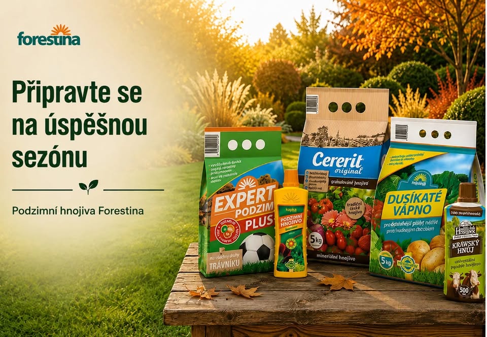 Banner Forestina s podzimními hnojivy na dřevěném stole v zahradě